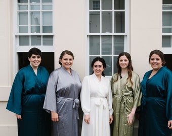 Benutzerdefinierte Seidensatin Brautjungfer Roben, personalisierter gestickter Name, plus Größenoptionen, Brautparty Hochzeit, immer bereit, Braut Robe Geschenk
