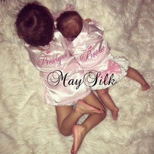 Batas para niños, batas para niñas de las flores, batas de satén, batas personalizadas, batas de novia, batas personalizadas, batas de kimono personalizadas, regalo para ella, regalo de boda