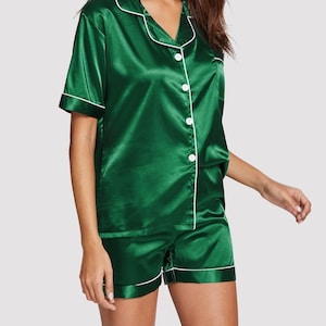 P4-Personalized Silk Satin Pajamas Bridesmaid pajamas, Pajamas short, Pajamas shirt, Satin Pajamas sets, custom made pajamas, Bridesmaid Pjs