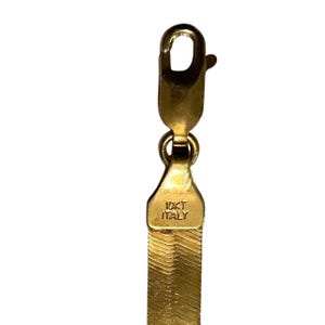 Bracciale vintage Disney di Topolino in oro 10 carati a spina di pesce, realizzato in Italia. immagine 11