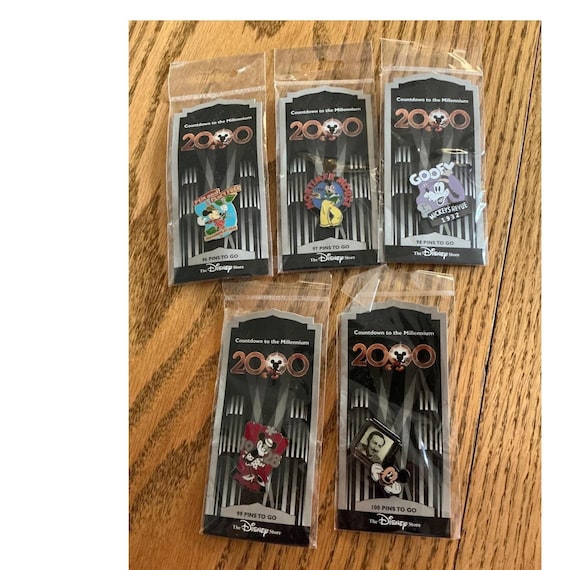 Disney Store Countdown to the Millennium Pins Set of 5 97-101 Walt Mickey Minnie