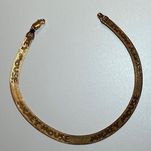 Bracciale vintage Disney di Topolino in oro 10 carati a spina di pesce, realizzato in Italia. immagine 1