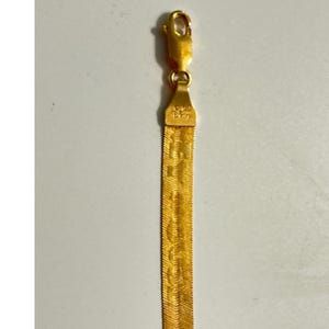 Bracciale vintage Disney di Topolino in oro 10 carati a spina di pesce, realizzato in Italia. immagine 3