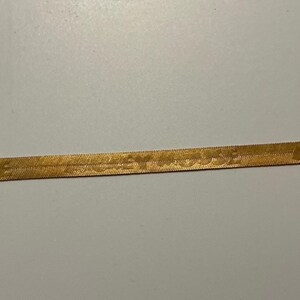 Bracciale vintage Disney di Topolino in oro 10 carati a spina di pesce, realizzato in Italia. immagine 4