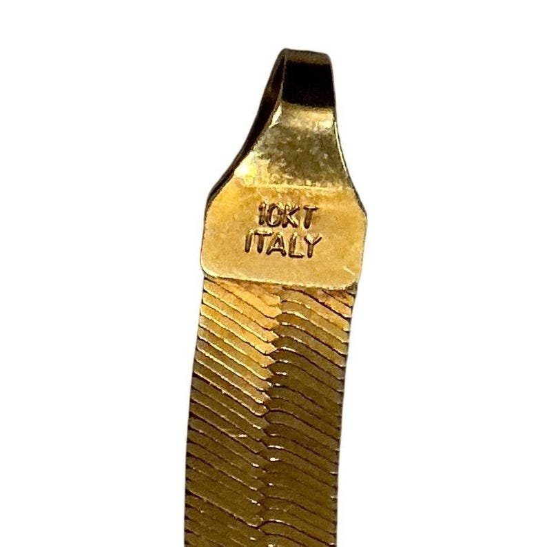 Bracciale vintage Disney di Topolino in oro 10 carati a spina di pesce, realizzato in Italia. immagine 12