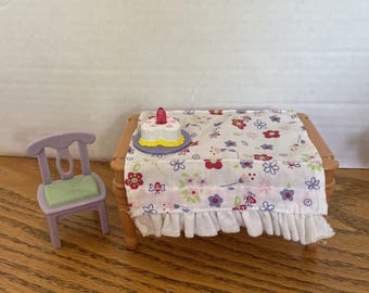 Fisher Price Loving Family Dining Room Musical  Reversible Birthday/Pizza Table
