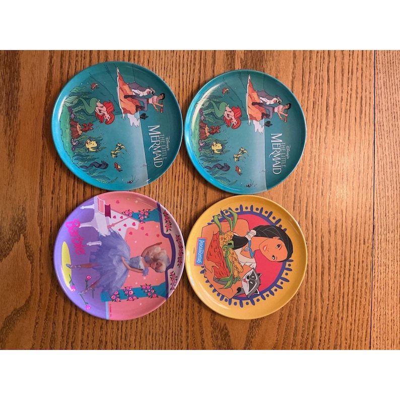 Vintage Zak Designs Disney kleine zeemeermin Pocahontas Barbie melamine bordenset 4 afbeelding 1