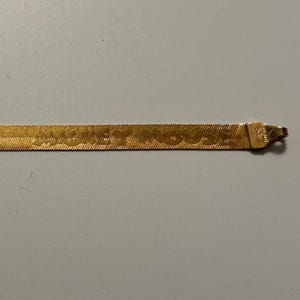 Bracciale vintage Disney di Topolino in oro 10 carati a spina di pesce, realizzato in Italia. immagine 6
