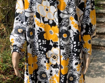 1960s Flower Power Bath Beach Robe Housecoat White Black Yellow UK 16