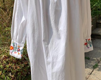 Vintage Peasant Summer Embroidered White Heavy Cotton Dress Size 36 inch Chest
