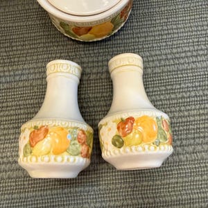 Vintage Metlox Poppytrail Della Robbia Salt Pepper Shakers Vernon Ware California Pottery Original Stoppers