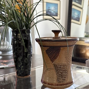 Vintage Studio Pottery Lidded Jar Signed Ambosi 1976 – Hand Thrown Stoneware Canister – Textured Artisan Pottery Mid Century Ceramic Storage