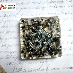 Om Symbol Pocket Disc with Clear Quartz and Obsidian