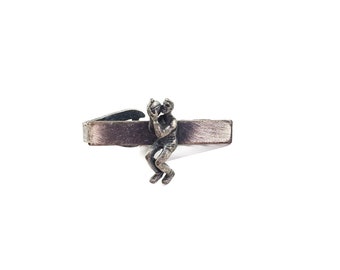 Vintage Basketball Player Sports Coach Silvertone Mens Tie Bar Clip Clasp