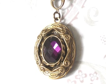 art nouveau photo locket necklace, vintage style keepsake medaillon