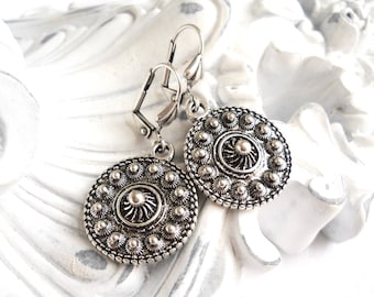 dutch earrings zeeuwse knoop, dutch Zeeland knot folklore jewelry
