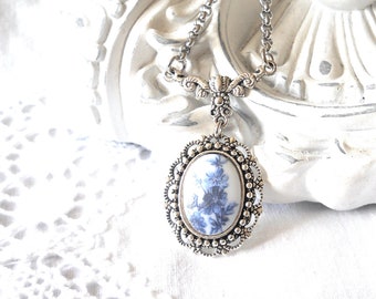 delft blue style floral pendant necklace vintage style necklace dutch necklace