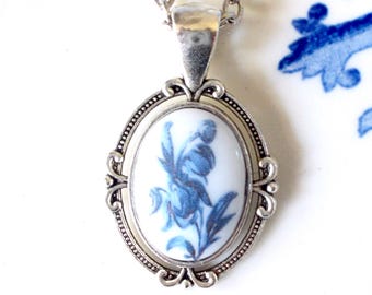Delft blue necklace Vintage cabochon Dutch heritage jewelry