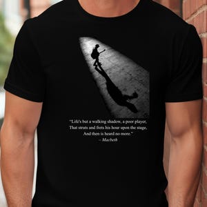 Macbeth Vandrande Skugga T-shirt | Shakespeare Litterärt Citat T-shirt
