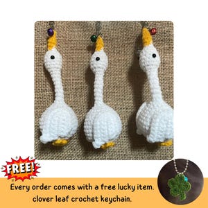Chunky Goose Crochet Keychain – Handmade Amigurumi Bird Gift, Funny Goose Bag Charm