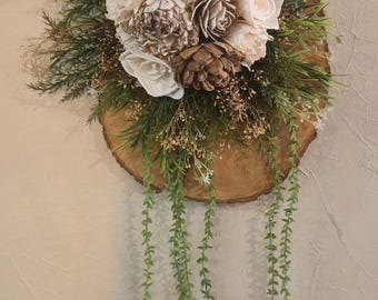 Botanical Serenity: Vintage-Inspired Floral Wall Décor with Trailing Vines