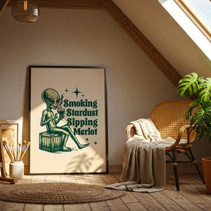 Alien Smoker Poster, Vintage Alien Relaxing, 1950&#39;s Wall Decor, Cosmic Vintage Decor, Large Wall Art, Bedroom Decor
