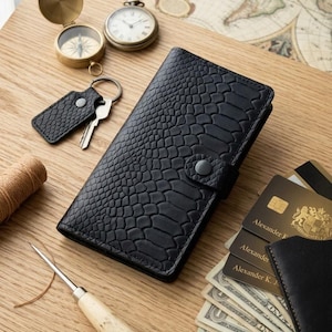 Python Embossed Genuine Leather Wallet: Stylish Black Bifold