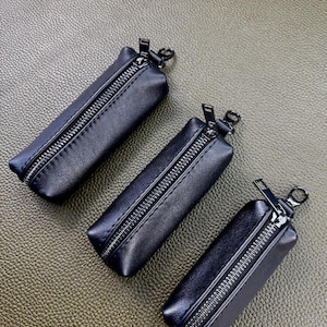 Leather Key Holder MAXI made of smooth genuine leather (black)