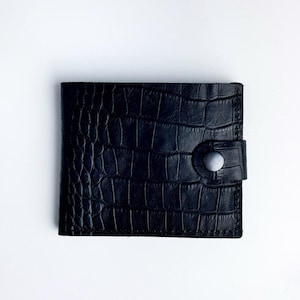 Classic Wallet in Black Smooth Genuine Leather with Crocodile Embossing SR027 – Stylish Handmade Men’s Wallet