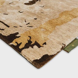 Handtuftad botanisk sidenmatta - abstrakt konstdesign - blågrön, beige och brun - handgjord modern matta bild 4