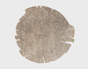 Hand-Tufted Botanical Silk Round Rug – Silver Wood Slice Design