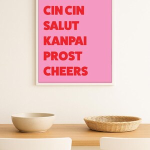 Cin Cin、Salut、Kanpai、Prost、Cheers – 乾杯のウォールアートプリント、タイポグラフィバーカートの装飾、モダンなキッチンポスター – デジタルダウンロード