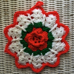 Vintage Christmas Hand Crochet Red Green White Round Lace Doily Potholder Pot Holder Trivet