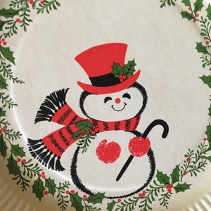 9 piatti di carta per feste di agrifoglio, cappello a cilindro, pupazzo di neve, segno distintivo vintage di Natale