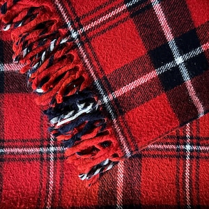 Vintage Faribo Red Navy Blue White Plaid 100% Acrylic Throw Faribault Fringed Blanket