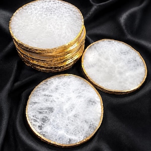 Dessous de verre fait main en agate blanche avec bords dorés - Verres en cristal naturel