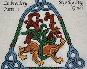 Wzór haftu ręcznego "Wielka Bestia" z Kamienia Runicznego Wikingów w formacie PDF i instrukcje krok po kroku