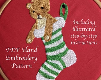 Świąteczna skarpeta z misiem – wzór do haftu ręcznego w formacie PDF i instrukcja krok po kroku