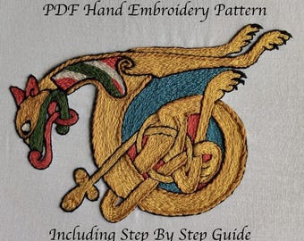 Wzór haftu ręcznego T Beast Capital w formacie PDF z motywem celtyckich węzłów