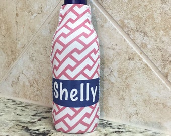 ZIG ZAG personalized monogram zipper bottle beverage insulator: tailgate, birthday, graduation, bachelorette, boating, girls' trip, wedding