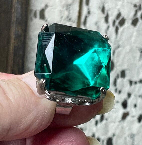 green emerald velvet dress Effinny 8.0ct Dark Green Gemstone Engagement Ring for Women,926 Sterling  Silver Big Cushion Cut Halo Promise Ring(Size:4.5)