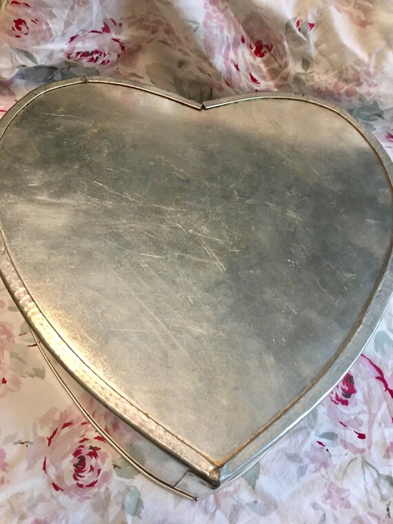 Vintage Tin Heart  Pan ~ Huge very usable~ very awesome!