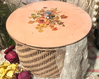 Sweet Pink Roses  Sewing Box Basket , Vintage Sewing, Wicker Lidded Storage, Cottagecore,Dreamy