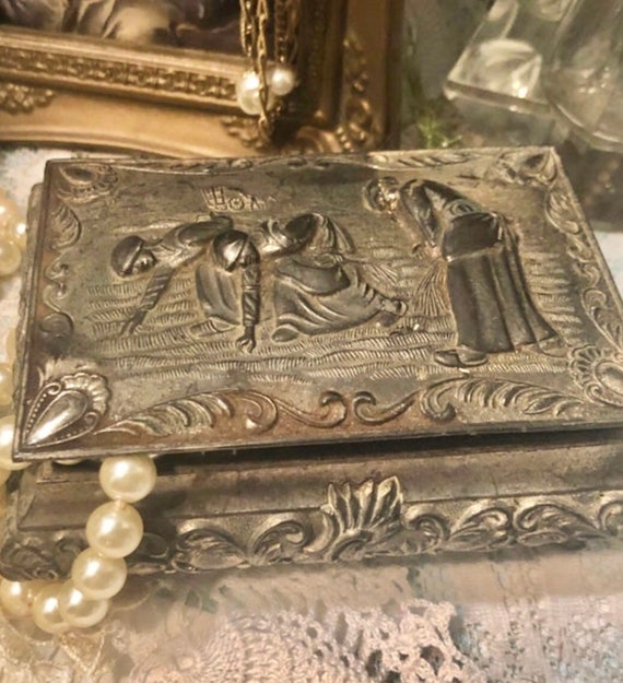 Antique jewelry metal box small storage box decorativ… Gem