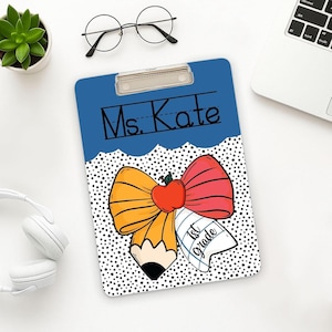 Personalized Teacher Clipboard – Custom Name Back to School Clipboard with Pencil and Apple Design, Teacher Appreciation Gift for Classroom