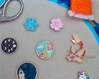 Enamel Needle Minder/Magnet