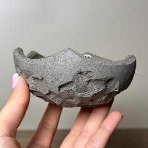 Handmade Stoneware Bowl “Raw Aesthetic” | Sculptural Texture for Slow Moments
