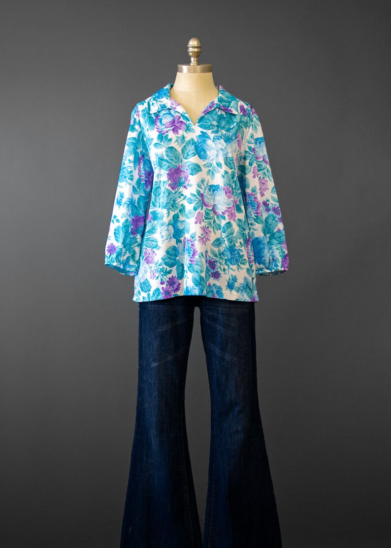 1970s Cabbage Rose Print Floral Shirt Floral Print Smock Top LXL White Purple Aqua Blue Vintage 70s Floral Blouse