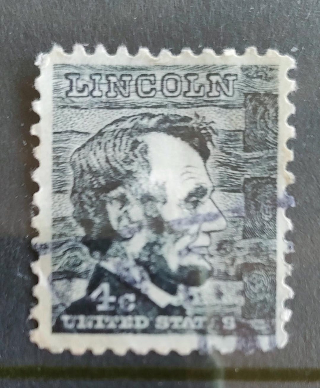米国エイブラハム・リンカーン４セント使用済切手 米国エイブラハム・リンカーン4セント使用済切手 米国ビンテージ使用