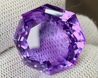 Amatista suelta grande de 63 quilates, talla octogonal, color púrpura intenso, ideal para la fabricación de joyas.